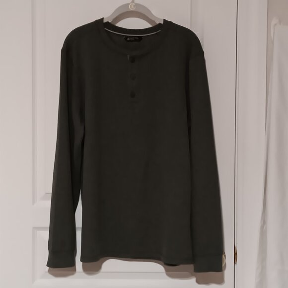 Collection of 5 Men's Long Sleeve Henley's, Apt. 9 and Members Mark, Large - Picture 8 of 10
